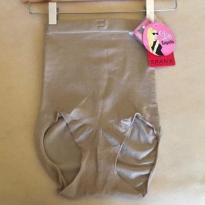 NWT Spanx slim cognito shape wear.  Sz S.